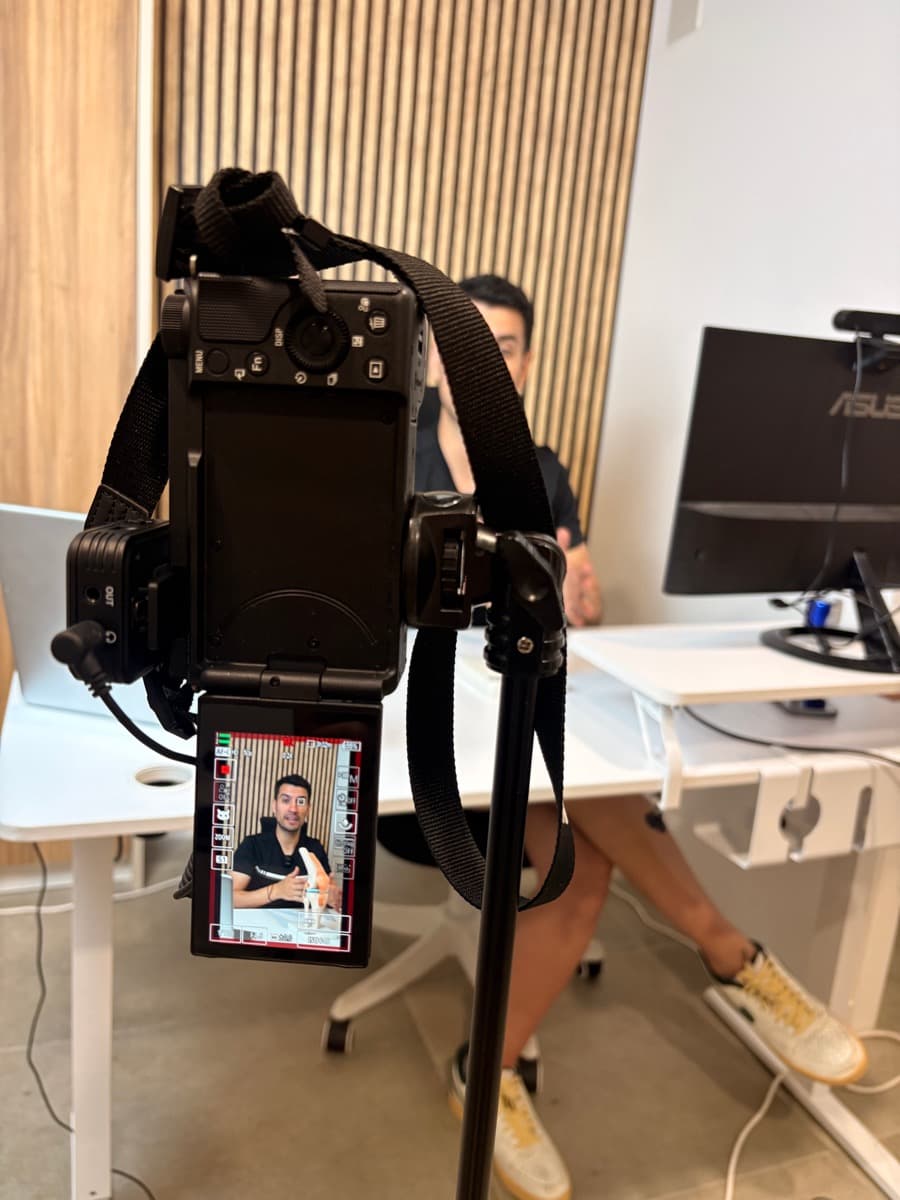 Ulises Galván editando